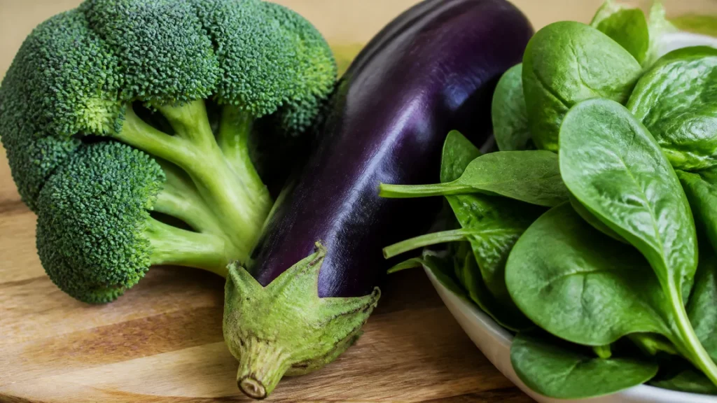 Quels sont trois légumes qui aident à faire baisser le cholestérol ?