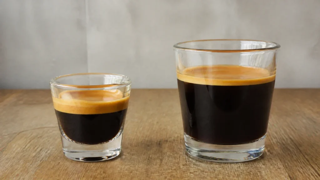 Quelle est la différence entre un espresso et un espresso allongé ?